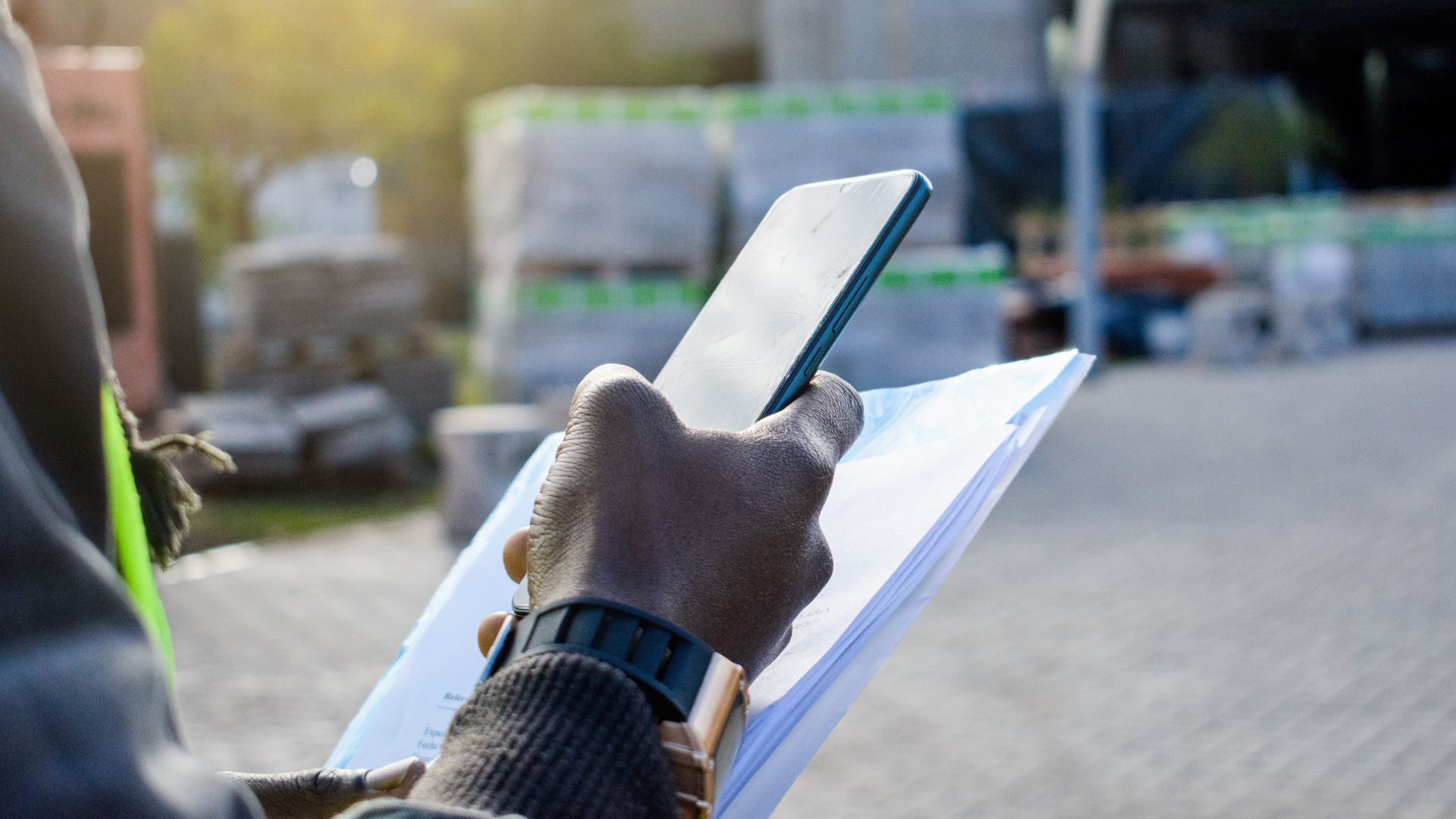 Beyond Messaging Apps: Securing Payments with a Construction Site Diary App for Subcontractors